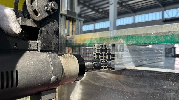 4545歐標鋁型材中心適合攻絲嗎？